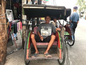 Mereka Bertahan dengan Kereta Tak Berkuda Meski Kian Terpinggirkan