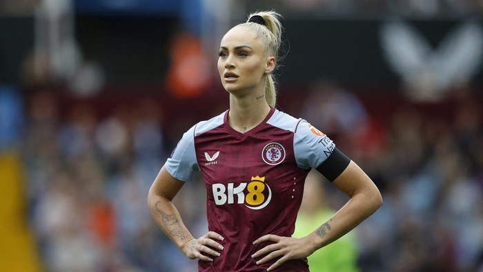 Soccer Football - Women's Super League - Aston Villa v Manchester United - Bescot Stadium, Walsall, Britain - October 1, 2023 Aston Villa's Alisha Lehmann Action Images via Reuters/Ed Sykes