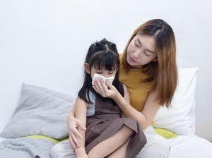 Cara Membedakan Penyebab Anak Batuk Pilek karena Alergi atau Infeksi Cara Membedakan Penyebab Anak Batuk Pilek karena Alergi atau Infeksi