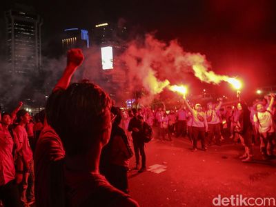 Bertahan hingga Malam, Aliansi Buruh Akhirnya Membubarkan Diri