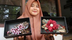 Warga Jombang Manfaatkan Limbah Kain Jadi Bros Cantik Rp 20-50 Ribu/Biji