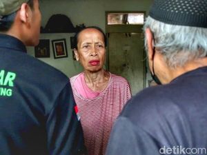 Bu Guritno Huni Rumah Mewah Terbengkalai Dievakuasi Dinsos Bu Guritno Huni Rumah Mewah Terbengkalai Dievakuasi Dinsos