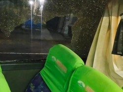 ABG Lempari Bus di Jalan Denpasar-Gilimanuk Terinspirasi Konten TikTok