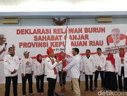 Relawan Buruh di Kepri Deklarasi Dukung Ganjar, Minta UU Ciptaker Dicabut