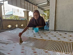 Tekad Kuat Eni Perempuan Blitar Lestarikan Batik Tutur
