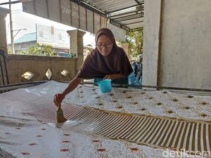 Tekad Kuat Eni Perempuan Blitar Lestarikan Batik Tutur Tekad Kuat Eni Perempuan Blitar Lestarikan Batik Tutur