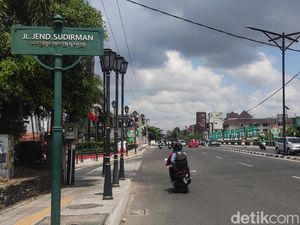 Curhat Pengendara Terjebak Macet Imbas Penutupan Jalan Sudirman Jogja Curhat Pengendara Terjebak Macet Imbas Penutupan Jalan Sudirman Jogja
