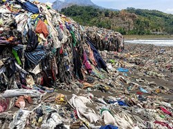 Polisi Bentuk Tim Gabungan untuk Selidiki Asal Sampah Pesisir Loji
