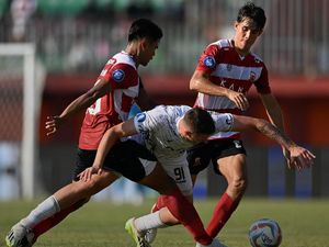 Liga 1: Meski Madura United Pernah Bantai Borneo FC, Koko Ari Tetap Waspada Liga 1: Meski Madura United Pernah Bantai Borneo FC, Koko Ari Tetap Waspada