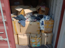 Bea Cukai Lelang Ribuan Produk Tekstil dan Pakaian Impor, Minat?