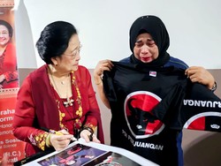 Momen Megawati Bertemu WNI Petugas Kebersihan yang Menangis di UTAR Malaysia