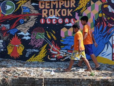 Mural Rokok Ilegal Mejeng di 26 Titik Kota Solo