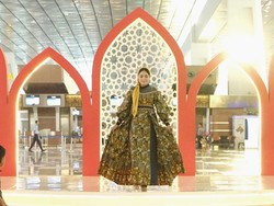 12 Motif Batik Serang Dipamerkan Lewat Parade Batik di Bandara Soetta