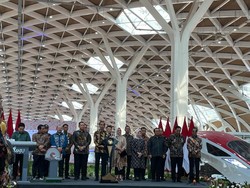 Luhut: Hari Ini Kami Buktikan Kereta Cepat Selesai dan Dioperasikan