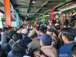 Pengelola Pasar Butung Makassar Boikot Pintu Masuk, Tolak Diambil Alih Pemkot Pengelola Pasar Butung Makassar Boikot Pintu Masuk, Tolak Diambil Alih Pemkot