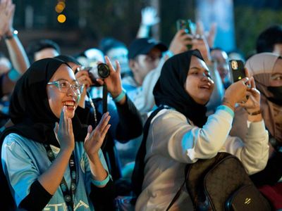 Potret Keseruan Nobar Manchester City di Jakarta