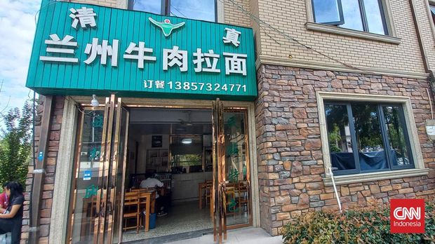 Restoran halal Lanzhou Lamian di Hangzhou yang dimiliki seorang muslim bernama Ma Ayisha.