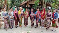 Berbatik Kembang Pesisir, Sapawastra Peringati Hari Batik Nasional