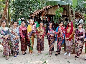 Berbatik Kembang Pesisir, Sapawastra Peringati Hari Batik Nasional Berbatik Kembang Pesisir, Sapawastra Peringati Hari Batik Nasional