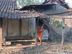 Ibu dan 3 Anak Difabel di Blitar Tak Dapat Bantuan gegara Belum Punya e-KTP