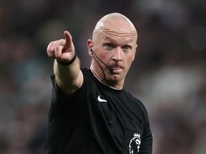 Pria Ini Disangka Wasit Tottenham vs Liverpool, Jadi Korban Bully di Sosmed!