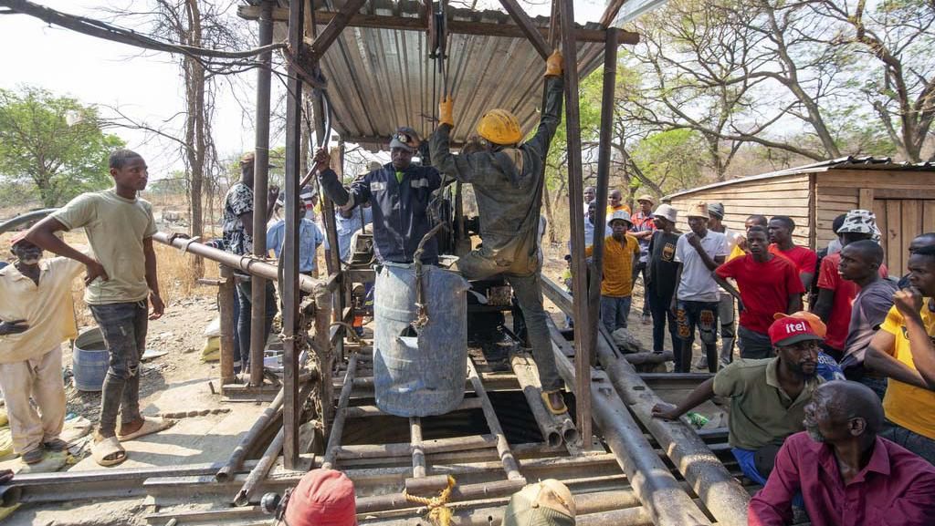 Tambang Emas di Zimbabwe Ambruk, Belasan Orang Tewas Tambang Emas di Zimbabwe Ambruk, Belasan Orang Tewas