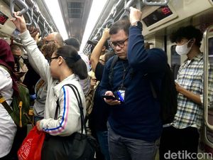 Tarif Baru Berlaku, Begini Suasana Penumpang LRT Jabodebek