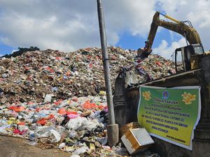 Sampah Menggunung Tak Rata, TPA Sente di Klungkung Ditutup 10 Hari