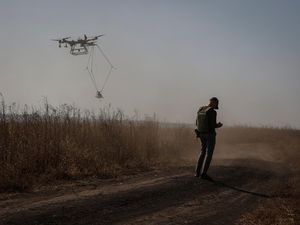 Inggris Pasok 10.000 Drone ke Ukraina untuk Lawan Rusia