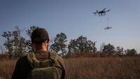 Aksi Relawan Ukraina Sisir Ranjau dengan Drone