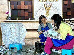 Hari Batik Nasional, Aston Bogor Ajak Membatik Bersama Batik Tradisiku