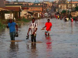 Video: Pilu Warga Nigeria, Istri hingga Anaknya Tewas Akibat Banjir Bandang