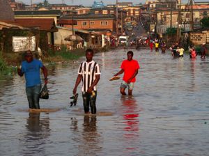 Video: Pilu Warga Nigeria, Istri hingga Anaknya Tewas Akibat Banjir Bandang Video: Pilu Warga Nigeria, Istri hingga Anaknya Tewas Akibat Banjir Bandang