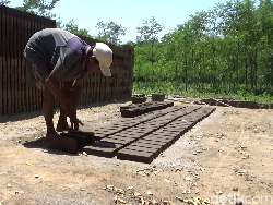 Perajin Batu Bata Merah Lumajang Banjir Order Saat Kemarau