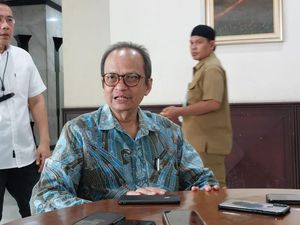 Kemenkop UKM Dicurhati Pedagang Pasar, Marak Impor Atribut Kampanye dari China