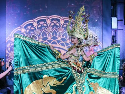 8 Foto Farhana Nariswari Bawa Kostum Gajah Lampung ke Miss International