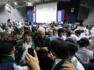 Antusiasnya Mahasiswa Sambut Ganjar Pranowo Saat Beri Kuliah Umum di Unpas