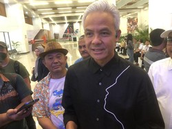 Ada Acara di Bandung, Ganjar Jajal Kereta Cepat Gratis dari Stasiun Halim