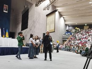 Hadir di Unpas, Ganjar Pranowo Bawa Pesan untuk Anak Muda Hadir di Unpas, Ganjar Pranowo Bawa Pesan untuk Anak Muda