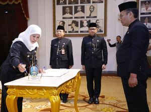 Pesan Khofifah Saat Lantik 184 Kepala Sekolah SMA/SMK/SLB se Jatim Pesan Khofifah Saat Lantik 184 Kepala Sekolah SMA/SMK/SLB se Jatim