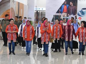 Saat Iriana Jokowi Jajal Kereta Cepat untuk Kunjungan Kerja ke Bandung