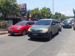 Hati-hati Kontur Jalan Bergelombang di Buahbatu Bandung