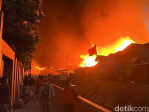 Update Kebakaran di Joyosudiran Solo: 12 Rumah Terbakar-52 Warga Mengungsi Update Kebakaran di Joyosudiran Solo: 12 Rumah Terbakar-52 Warga Mengungsi