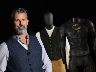 Kostum Film-film Populer Bakal Dilelang, Ada James Bond-Topeng Star Wars