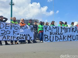 Massa Driver Ojol Banyumas Datangi DPRD Keluhkan Tarif Tak Layak