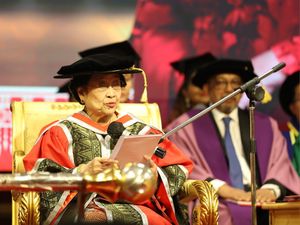 Megawati Raih Gelar Doktor HC ke-10, PDIP Surabaya: Kami Bangga Megawati Raih Gelar Doktor HC ke-10, PDIP Surabaya: Kami Bangga