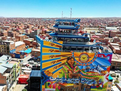 Menikmati Pemandangan Kota di Bolivia dari Titik Tertinggi