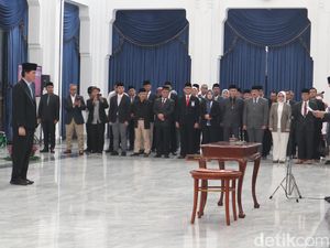 Bey Machmudin Lantik Taufiq Budi Santoso Jadi Pj Sekda Jabar