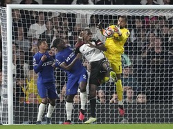 Fulham mulai terlihat lebih menekan di babak kedua. Namun Chelsea tidak membiarkannya begitu saja. Tak ada gol sepanjang babak kedua. Chelsea pun pulang dengan kemenangan 2-0.  