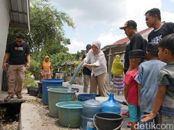 Kekeringan di Lombok Barat Meluas, Sumur Kering-Cucian Menumpuk